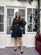 A02283 piliseli kruvaze yakalı elbise