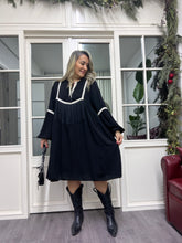 A02307 siyah saçaklı bol elbise