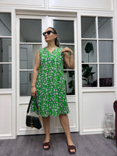 A01936 v yaka cepli çıtır desen elbise