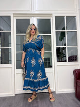 A02565 elasticated waist front and back V-neck viscose dress