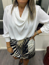 A02067 crep kumaş degaje bluz