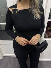 A02148 siyah modal kumaş omuzu metalli bluz