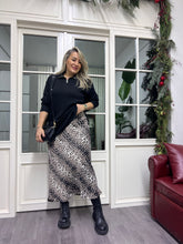 A02216 leopar crep saten etek