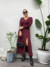 A01704 v yaka yanları yırtmaçlı bordo likra elbise