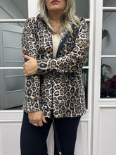 A02118 Polar leopar mont