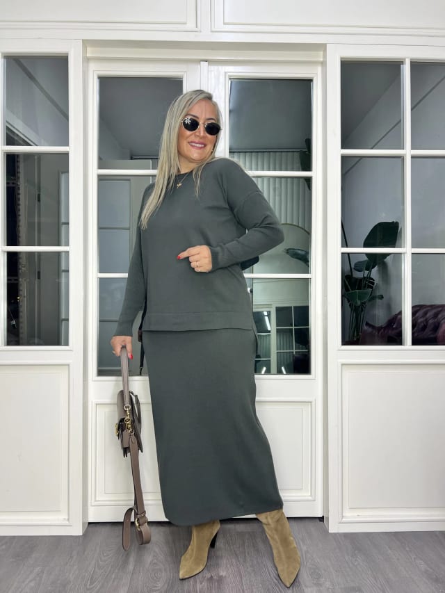 A02810 standart beden triko takım