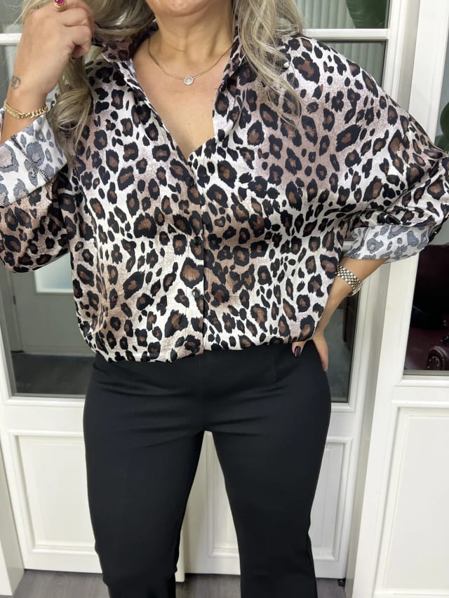 A02833 leopar kumaș crep saten gömlek