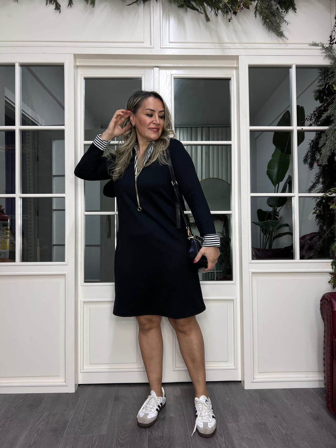 A02336 yaka çizgili fermuarlı Likralı