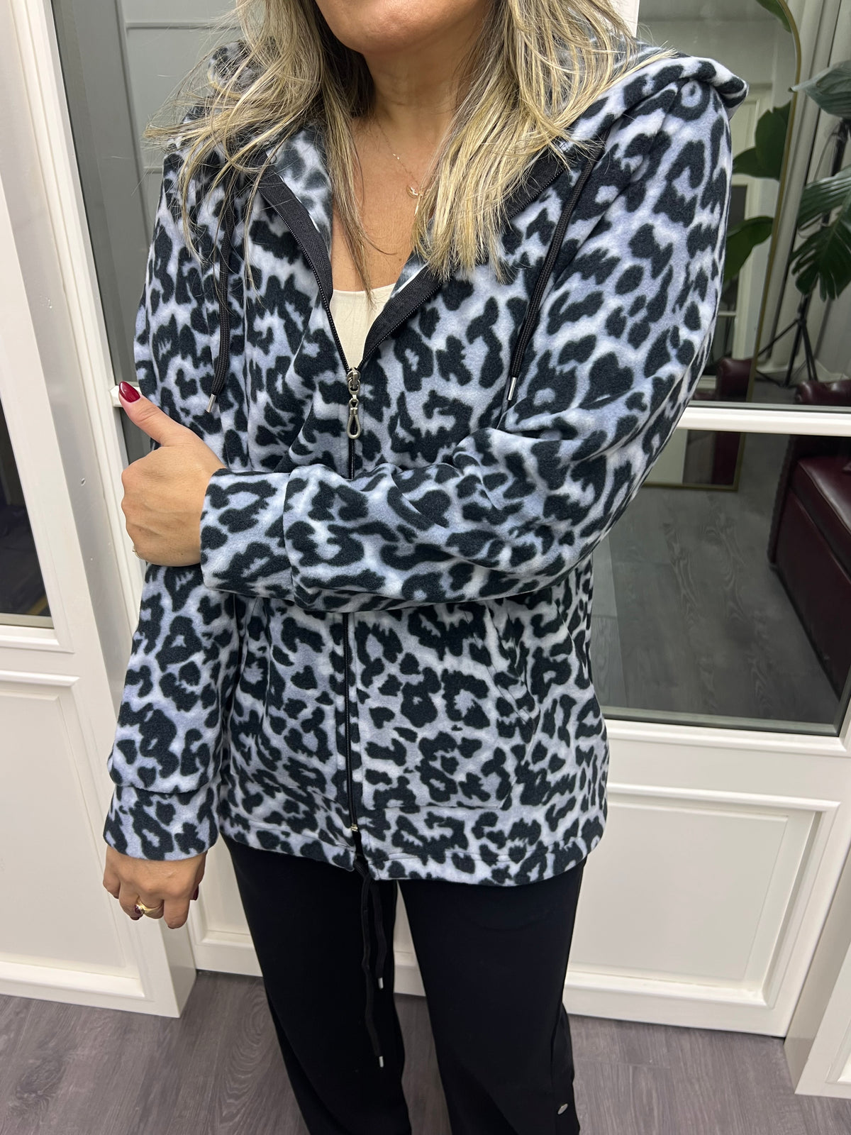 A02110 gri polar mont