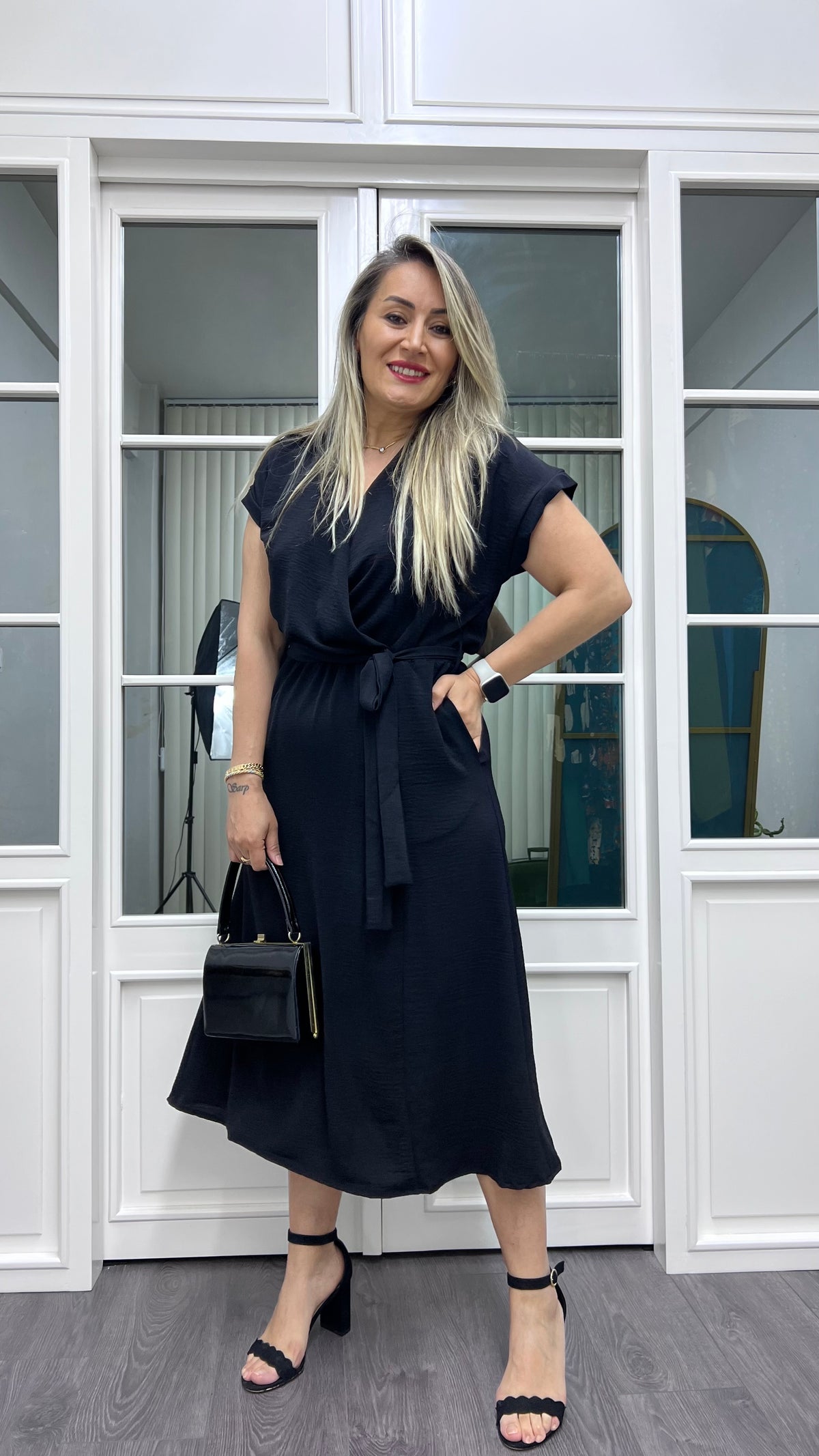 A0114 model siyah ayrobin beli lastikli bağlamalı siyah