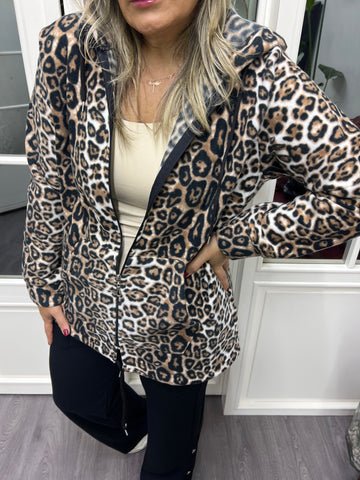 A02118 Polar leopar mont