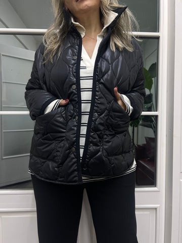 A02151 kapitone mont