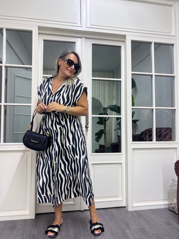 A02028 crep kumaş zebra desen elbise