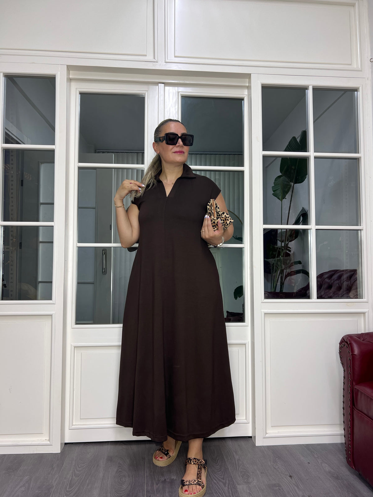 A02575 kahve yakalı likralı cepli maxi elbise