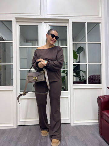 A02089 kayık yaka kahve takım