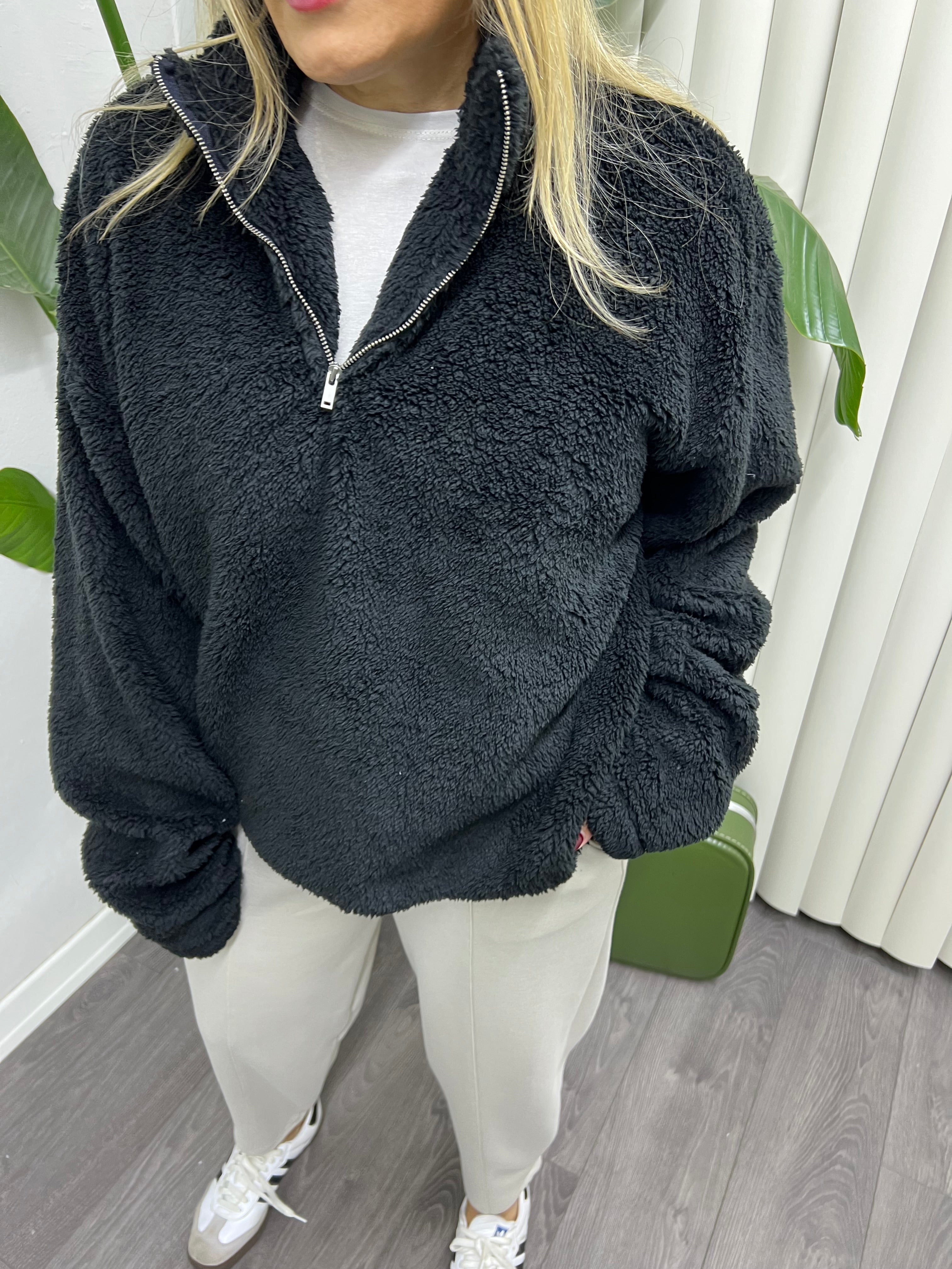 A01681 pelüş sweat