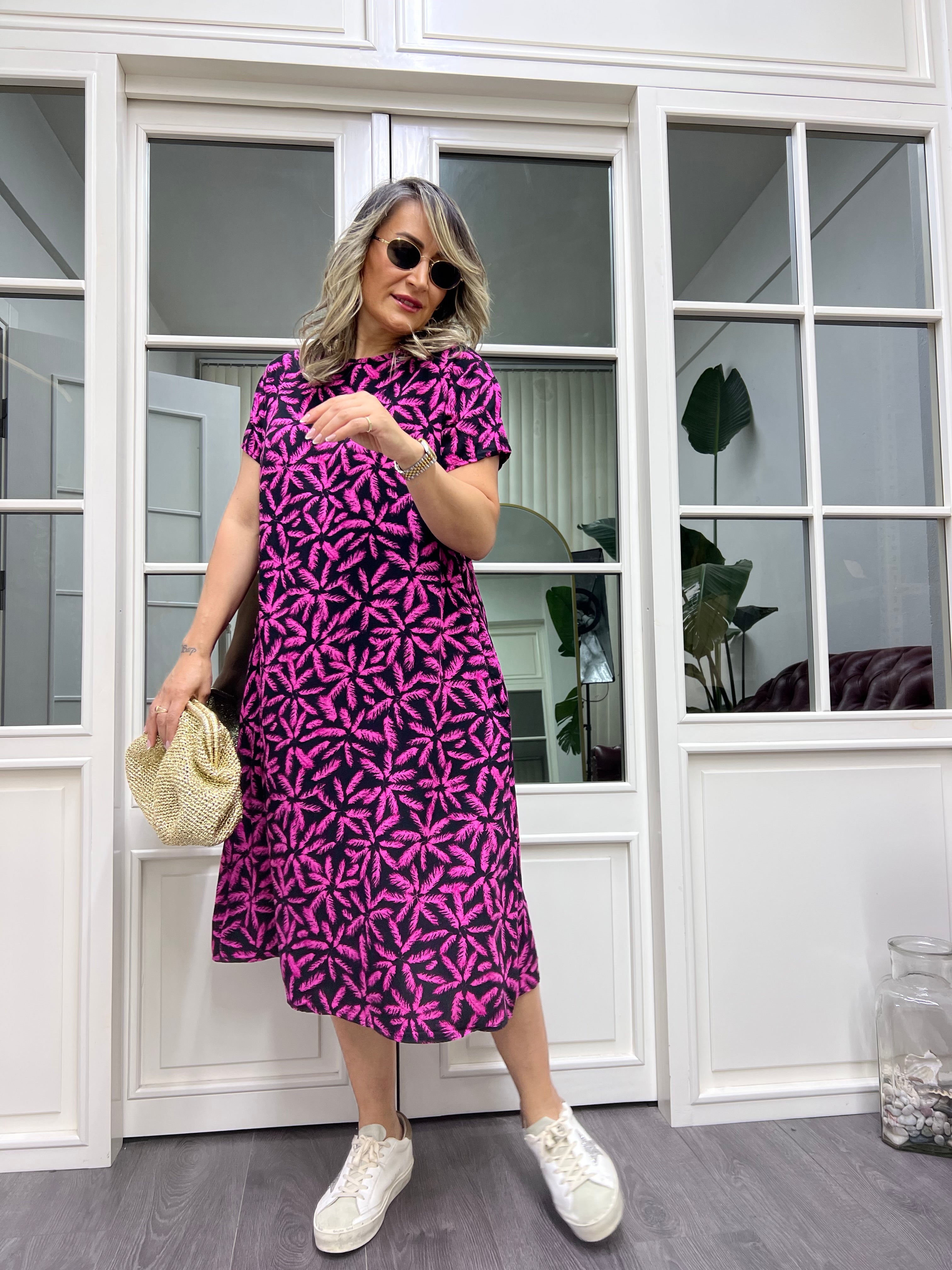 A01942 pembe siyah desen viskon elbise