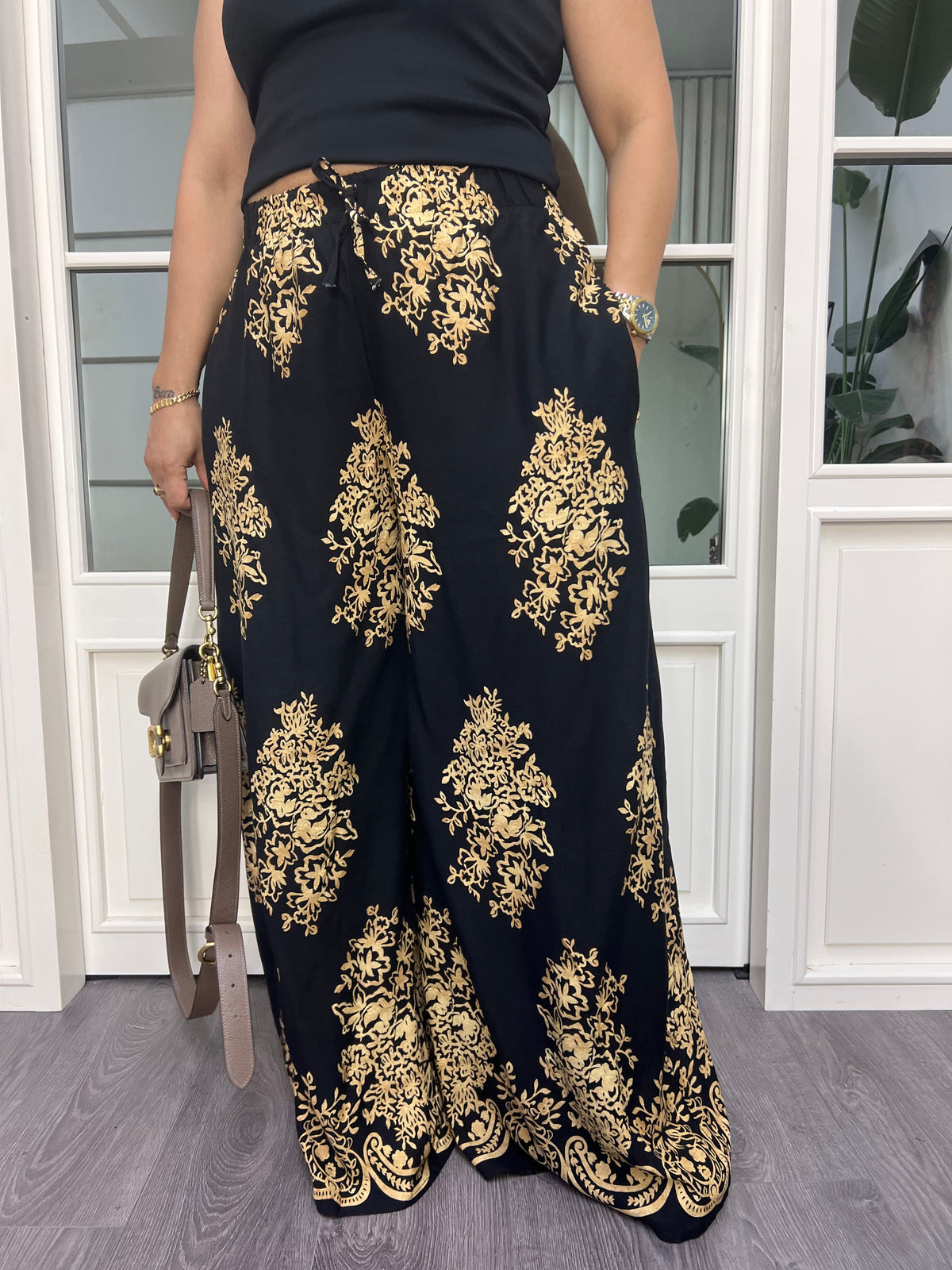 A02629 beli lastikli bol kesim viskon kumaş pantolon