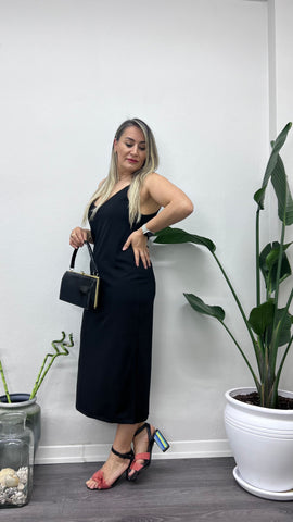 A0163 askılı siyah yanları yırtmaçlı kalem elbise
