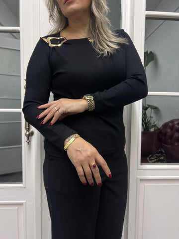 A02148 siyah modal kumaş omuzu metalli bluz