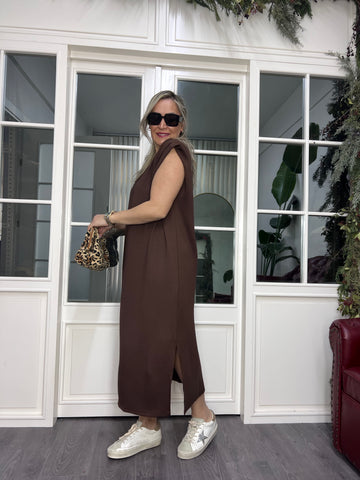 A02453 kahve likralı omuzu pilili modal kumaş yırtmaçlı elbise