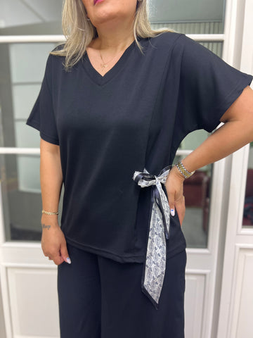 A02609 yanı bağmalı modal kumaş likralı bluz