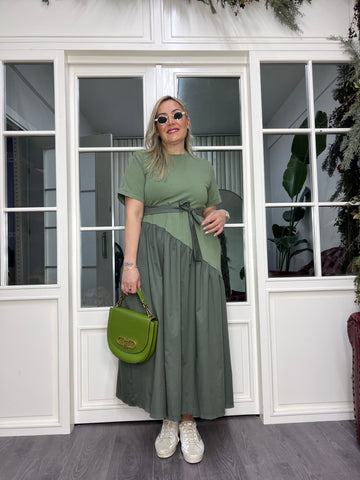 A02408 yeşil etekleri poplin bağcıklı elbise