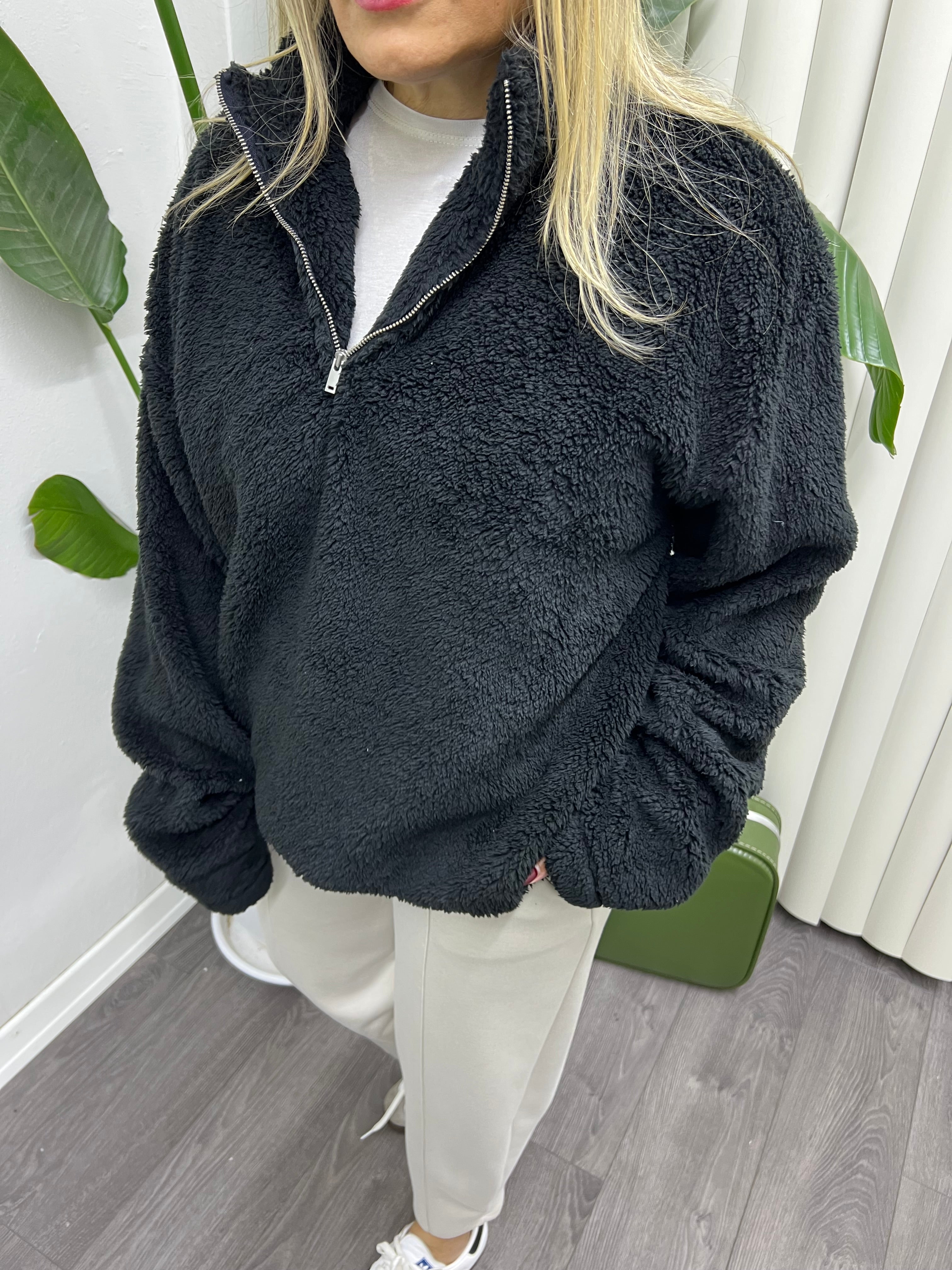 A01681 pelüş sweat
