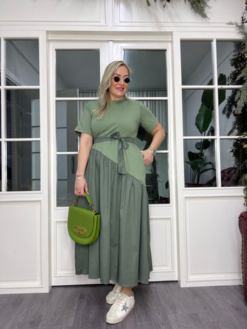 A02408 yeşil etekleri poplin bağcıklı elbise