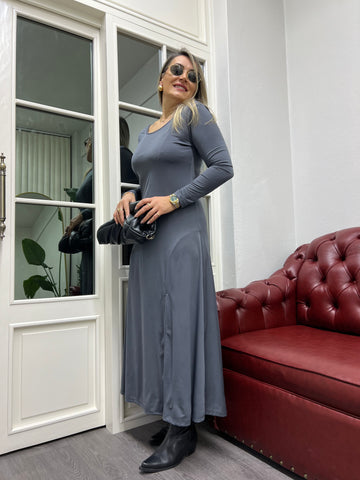 A01733 gri kayık yaka sırt dekolteli elbise