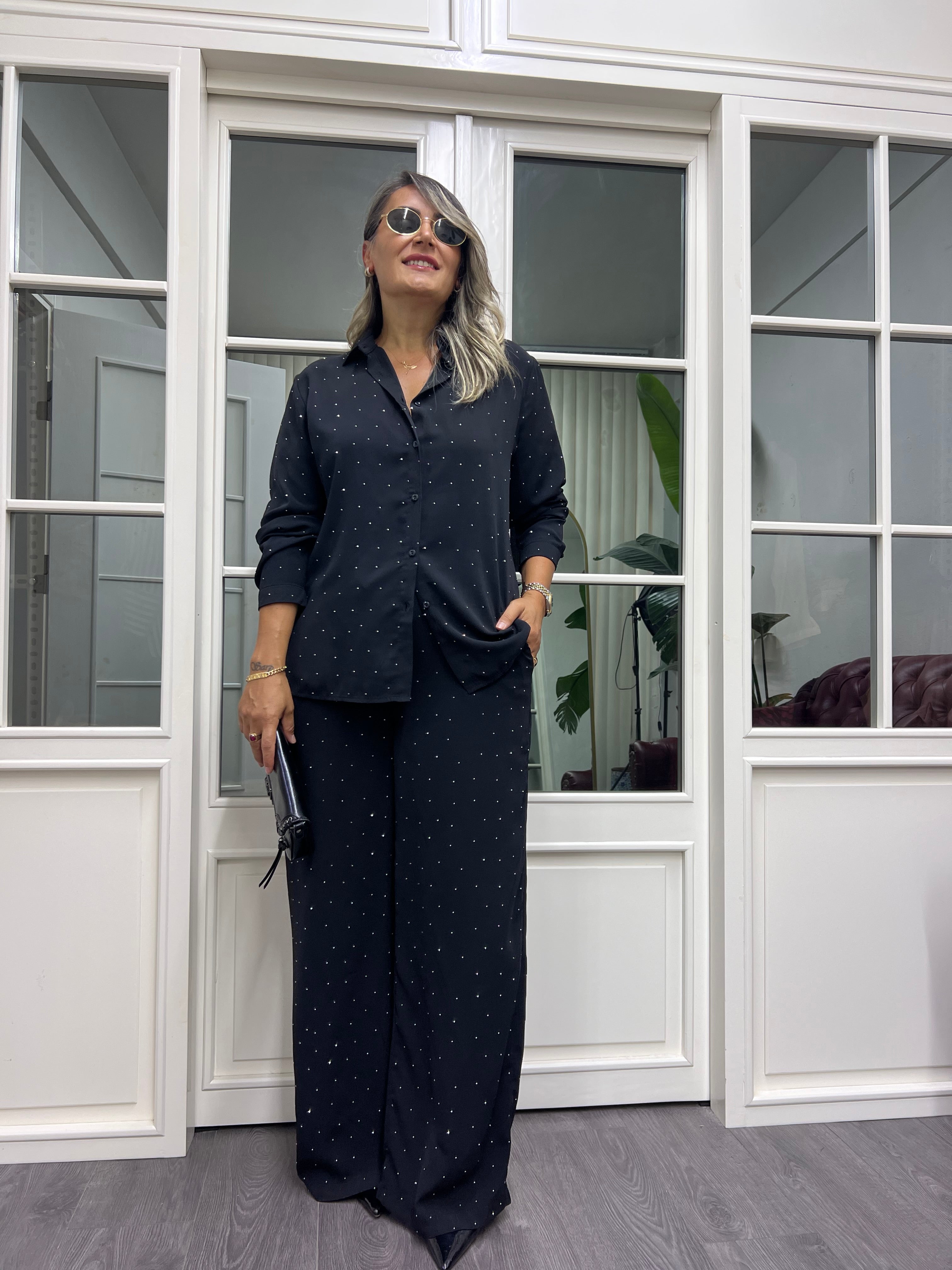 A02054 crep kumaş dökümlü taşlı pantolon
