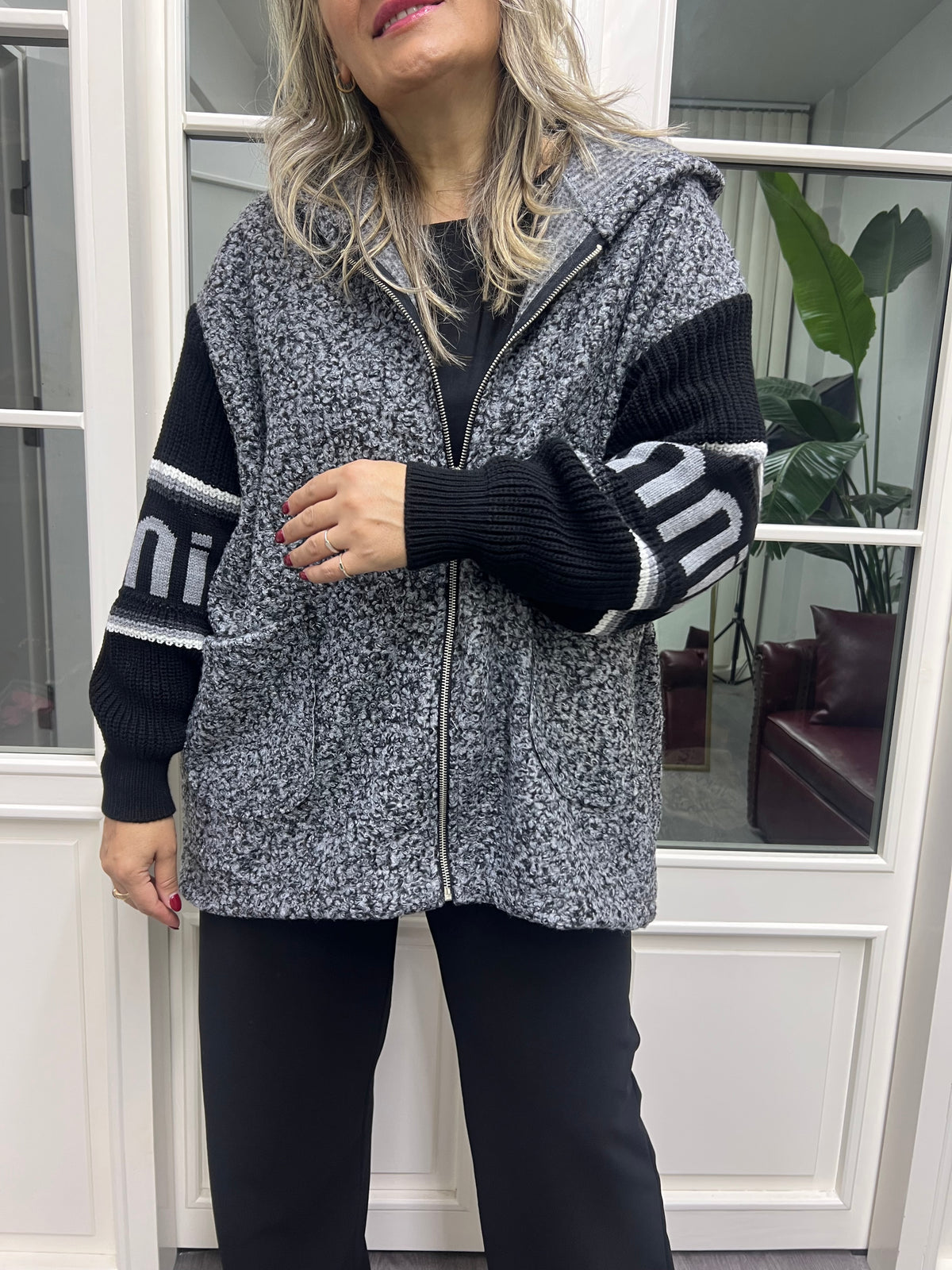 A02150 gri buklet mont