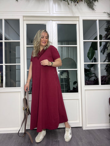 A02468 yakası güpürlü likralı uzun elbise