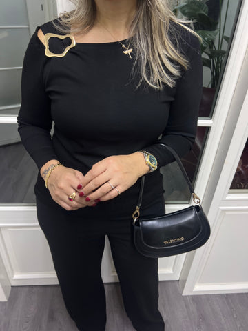 A02148 siyah modal kumaş omuzu metalli bluz