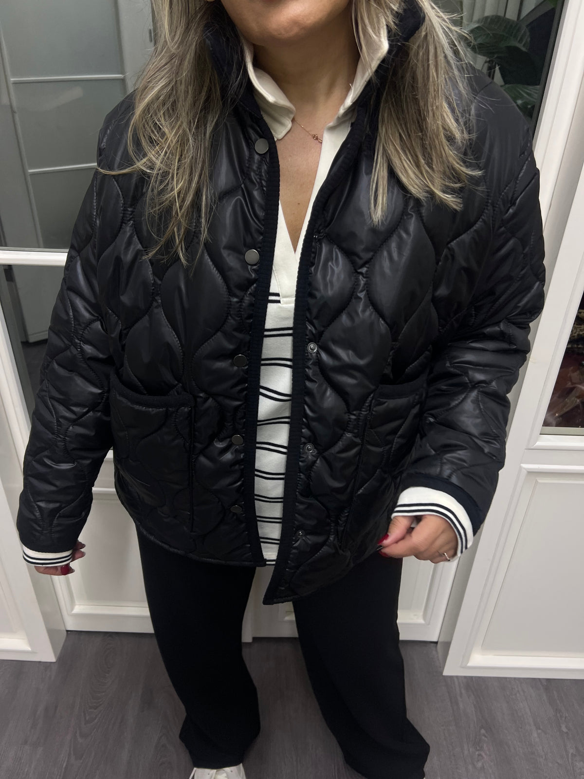 A02151 kapitone mont