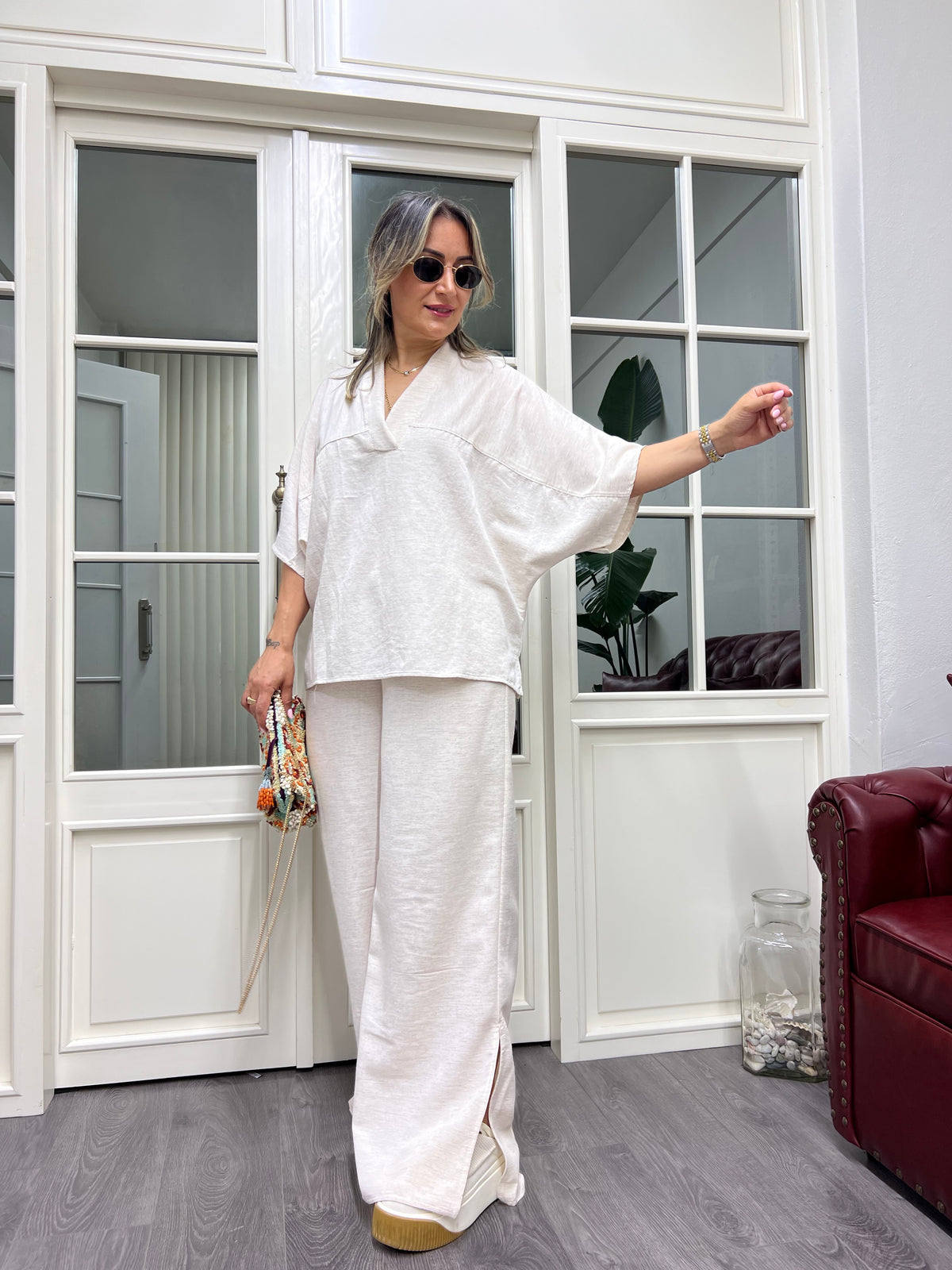 A01956 krem rengi keten takım