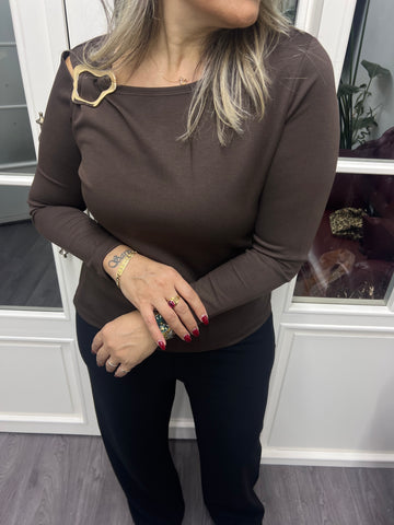 A02147 kahve likralı modal kumaş omuzu metal bluz