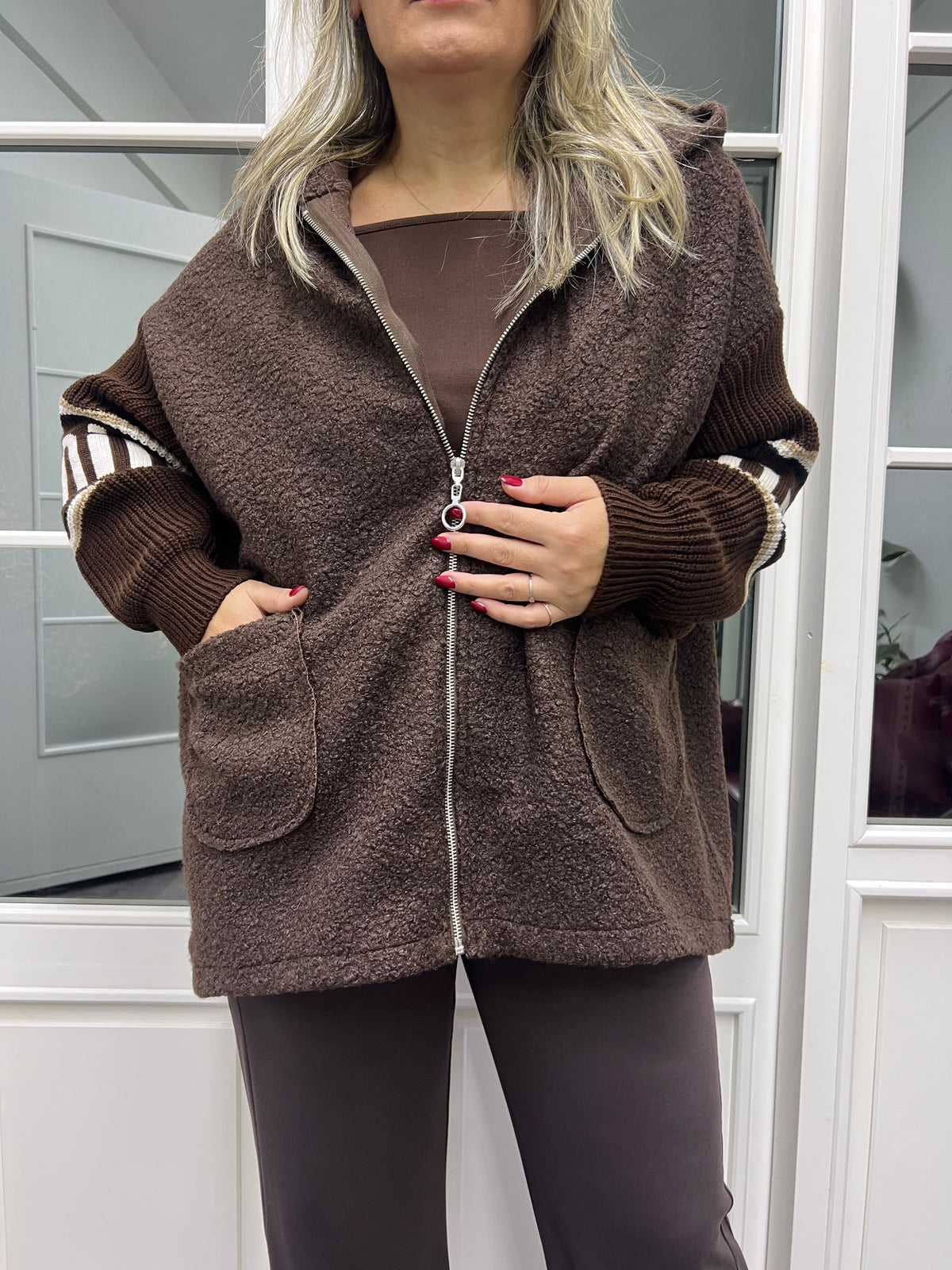 A02108 kahve buklet mont