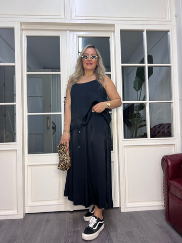 A02451 crep kumaş askılı takım