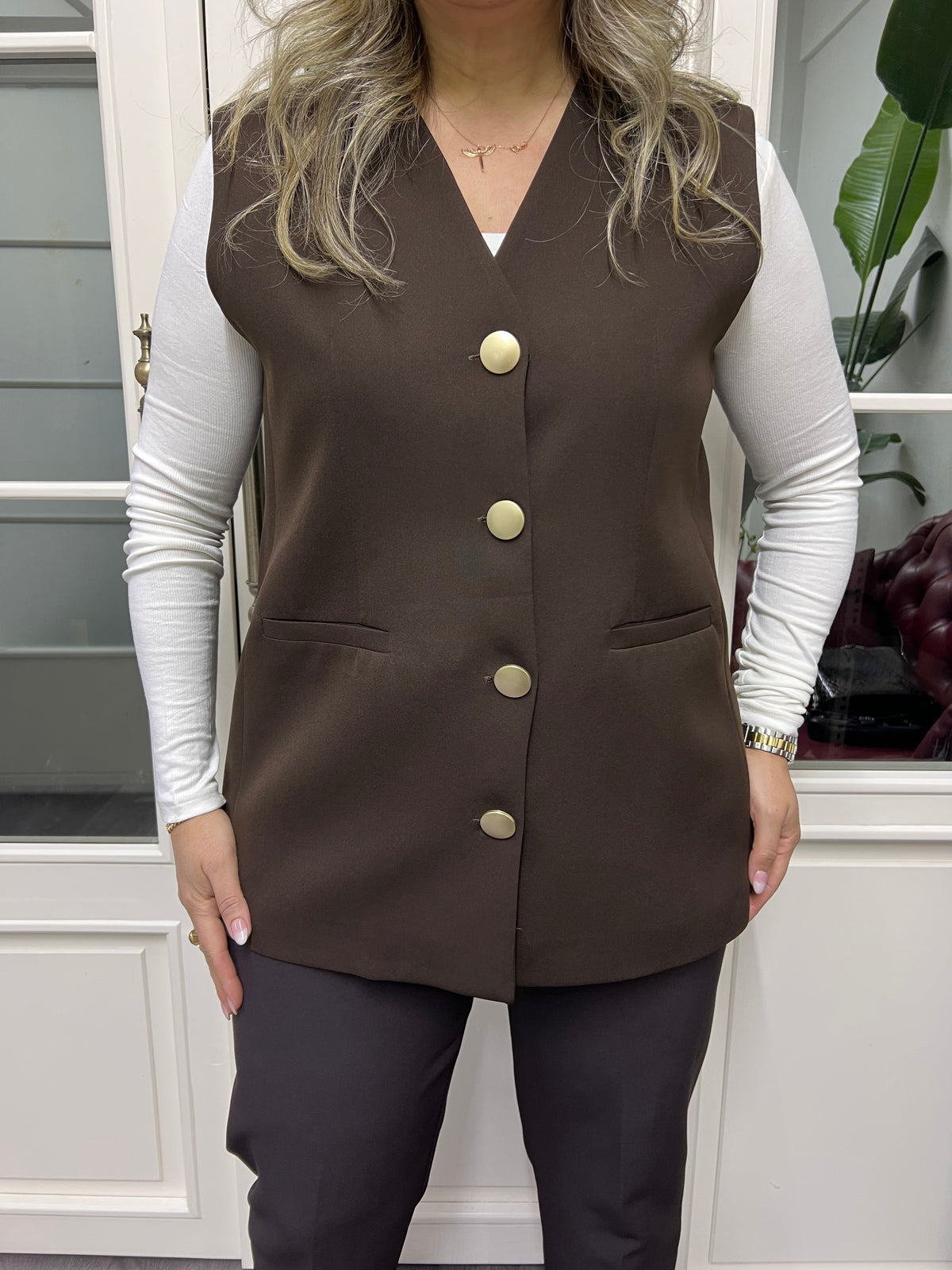 A02242 kahve düğmeli yelek