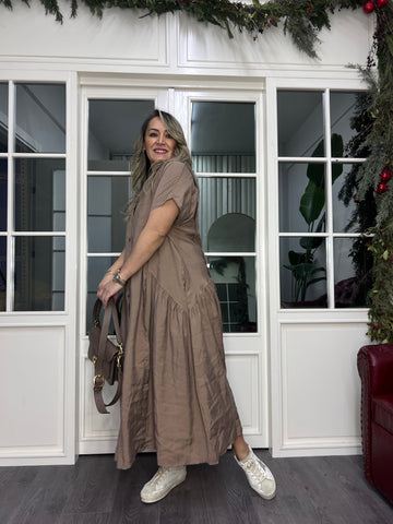 A02365 bej rengi owersize düğmeli bol maxi elbise