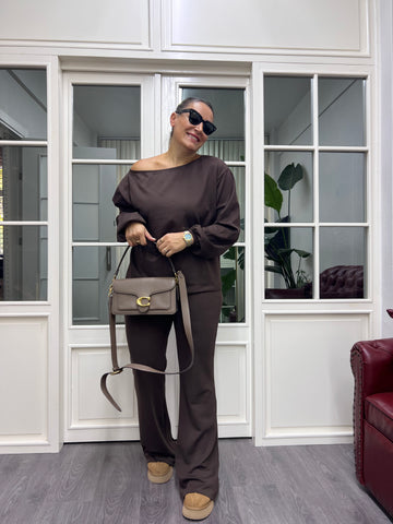 A02089 kayık yaka kahve takım